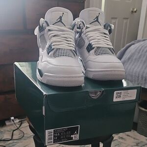 Air Jordan 4 Retro Oxidized Green Sneakers